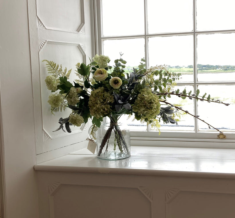 FAUX FLORAL ARRANGEMENTS AND PLANTS
